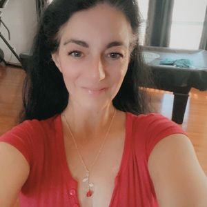 Meet your Posher, Dina